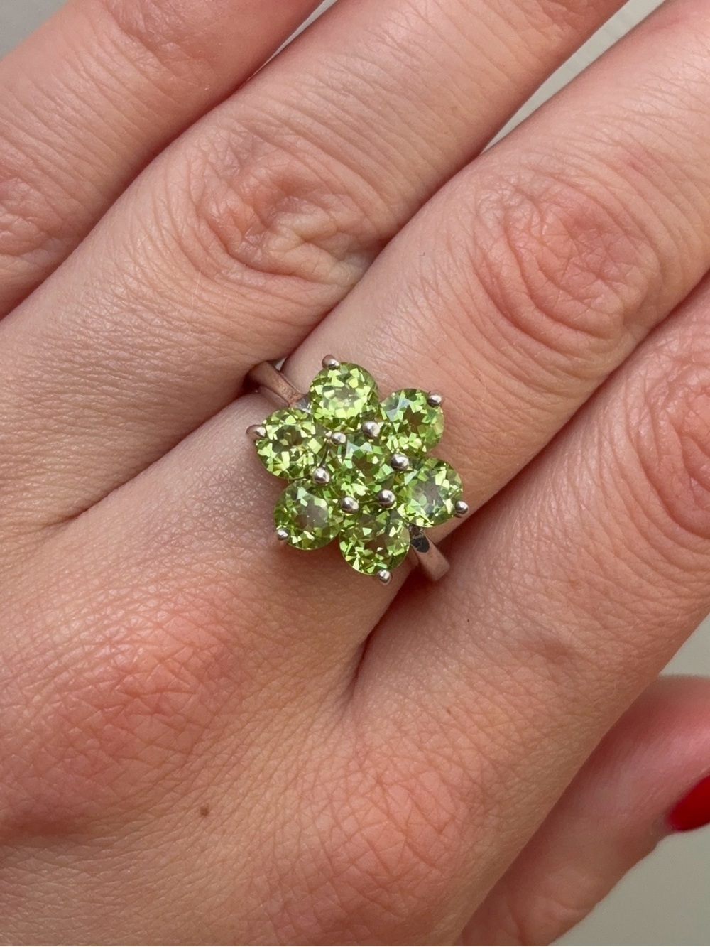 Sterling Silver Genuine Peridot Gemstone Green Flower Cluster Cocktail Ring - Picture 3 of 9
